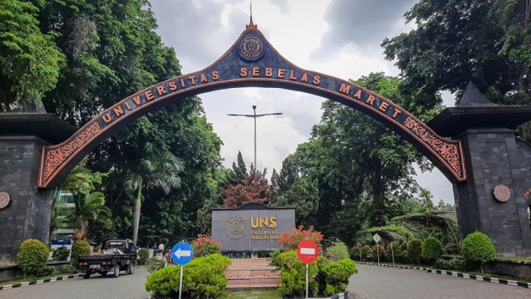 Testimoni Universitas Sebelas Maret